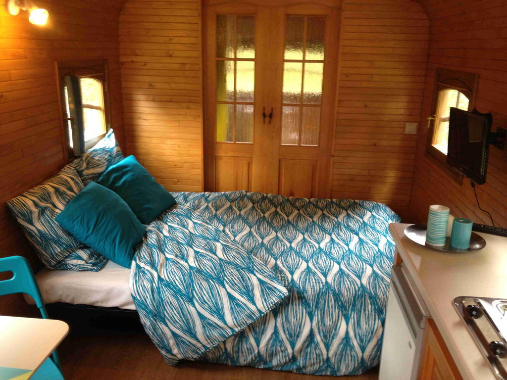 Villa Roulotte Du Petit Bois Theillement Habitación foto
